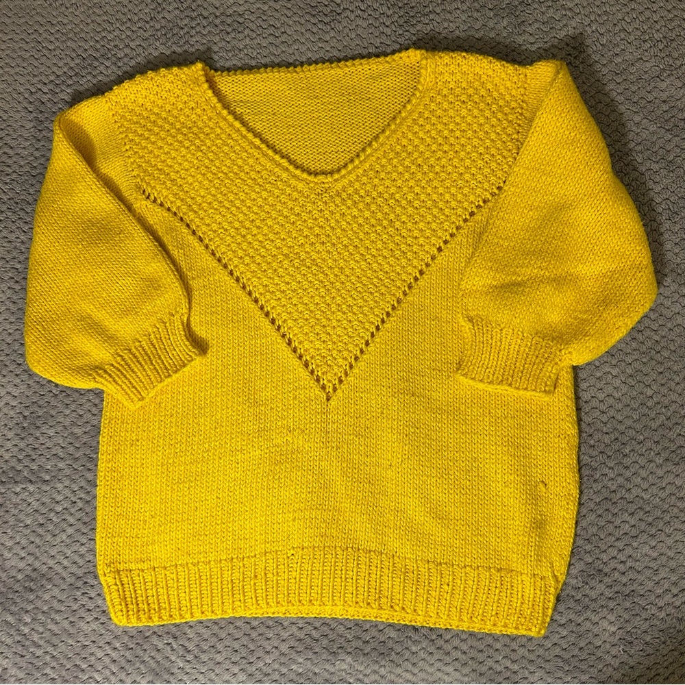 Sunshine yellow knit sweater 💛